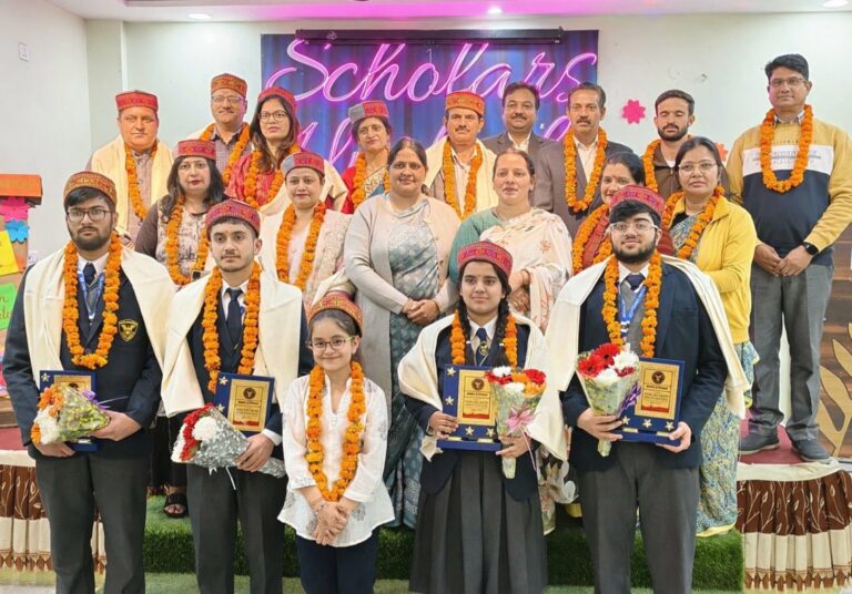 स्कॉलर्स यूनिफ़ाइड सीनियर सेकेंडरी स्कूल के विद्यार्थियों ने जेईई मेन्स में लहराया परचम