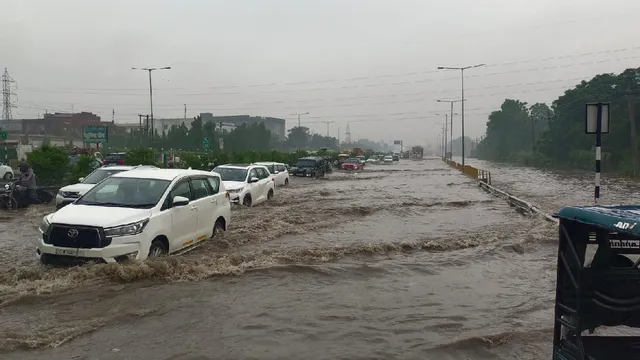 हरियाणा: बारिश से दिल्ली-चंडीगढ़ हाईवे बना दरिया